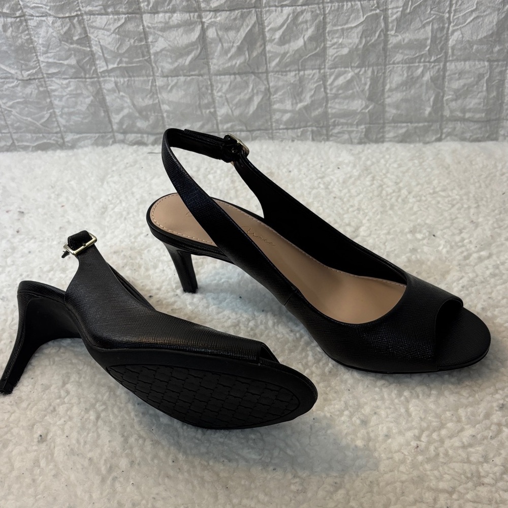 Chic Black Slingback Heels